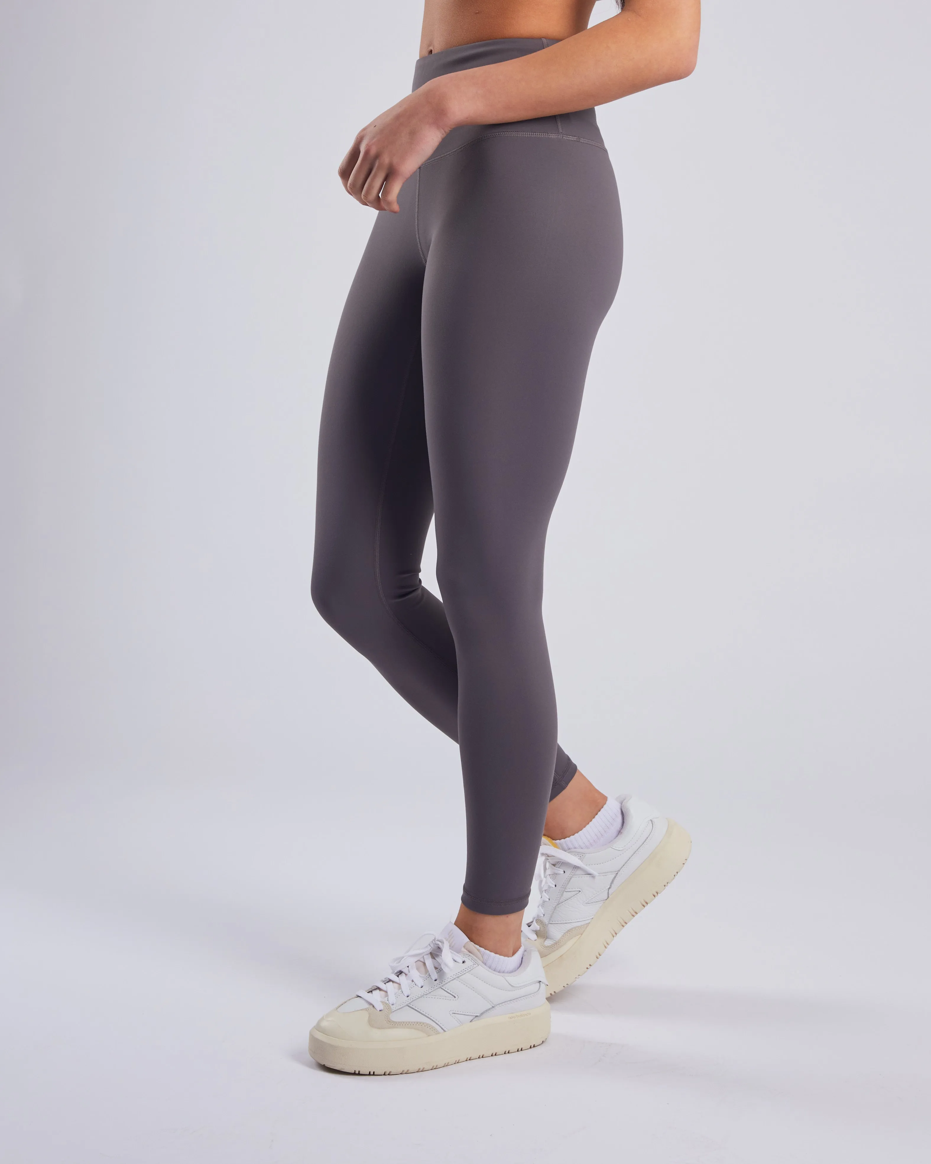 Ana Icon Pant Dark Clay