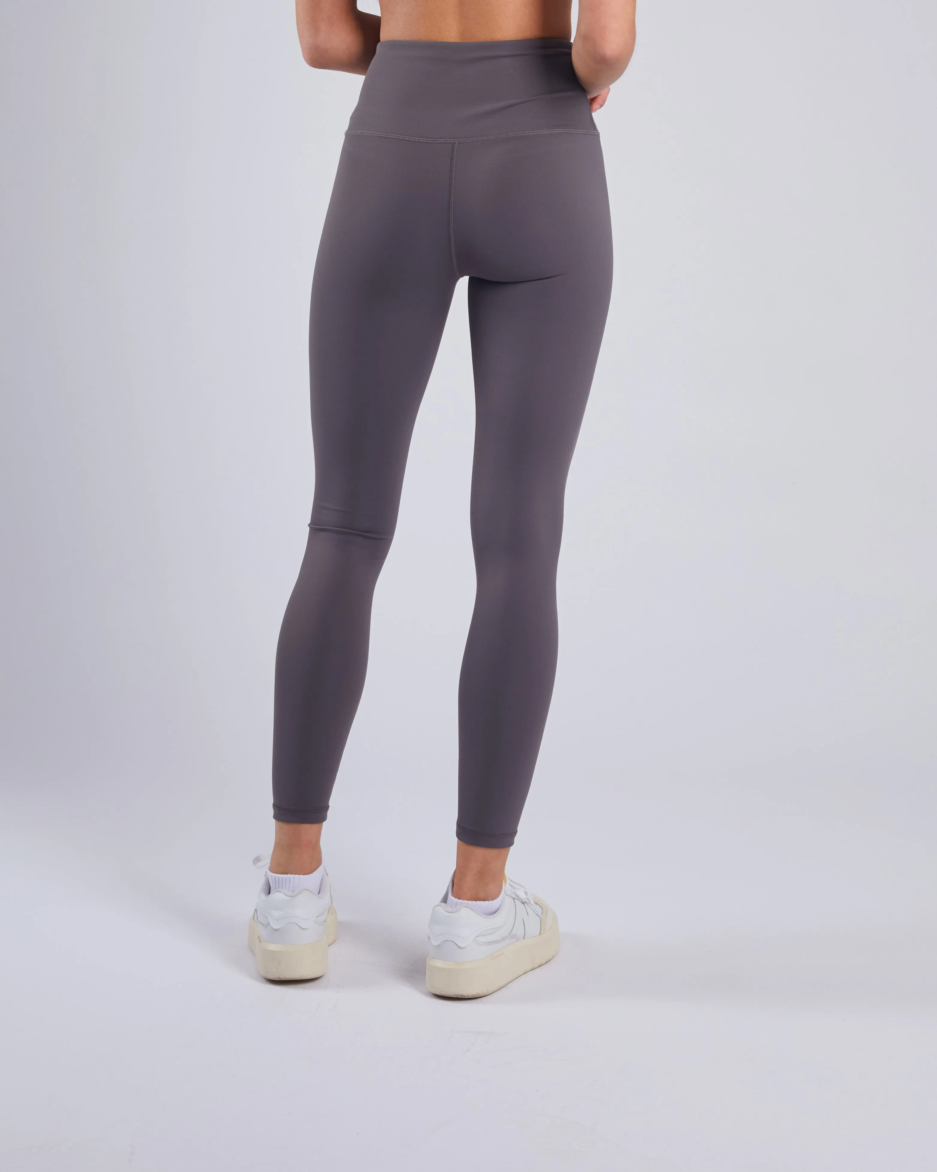 Ana Icon Pant Dark Clay