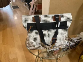 {{ClientCode}} WHT/BLK POLKA DOT FOSSIL TOTE BAG