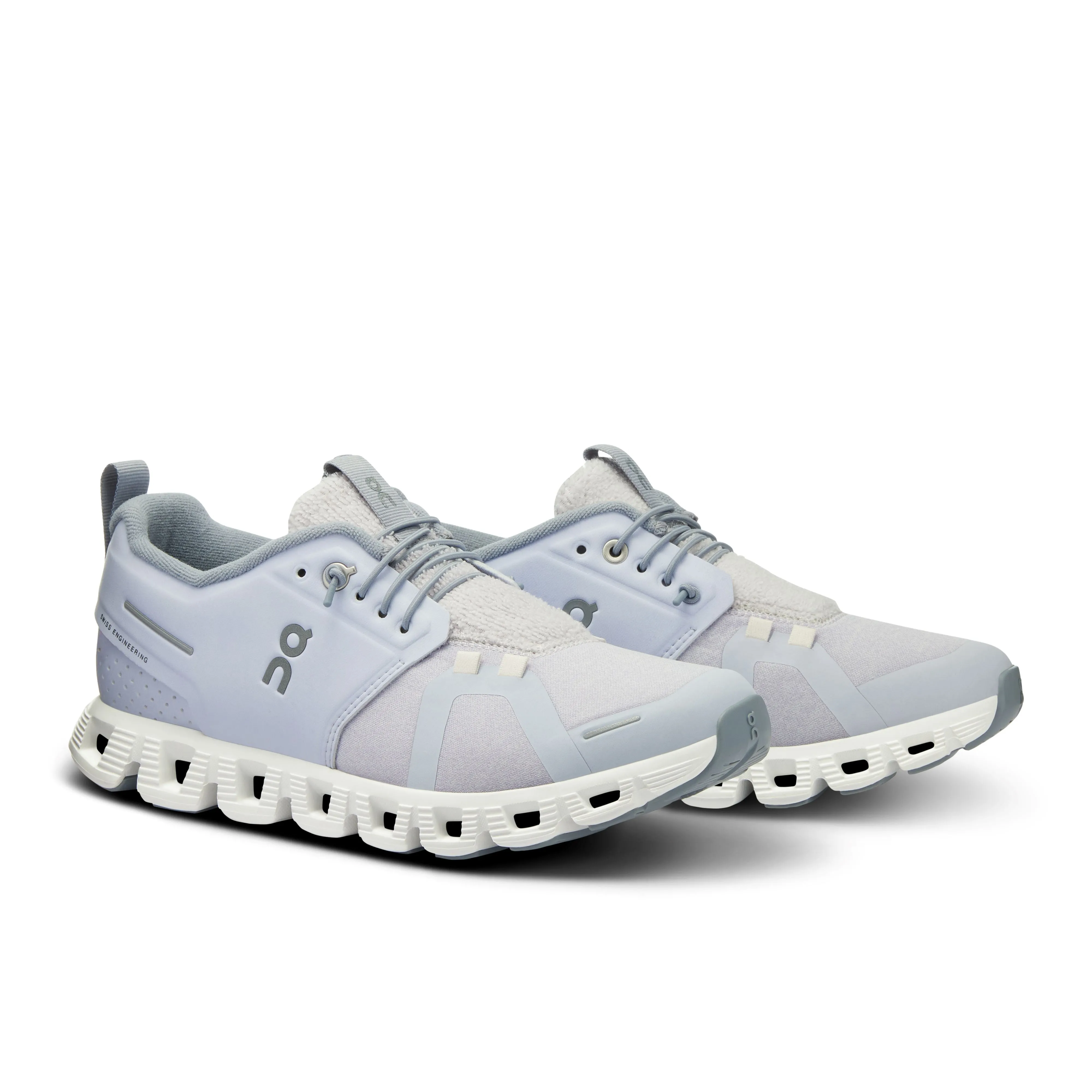 On Running Cloud 5 Terry Sneaker in Heather/White