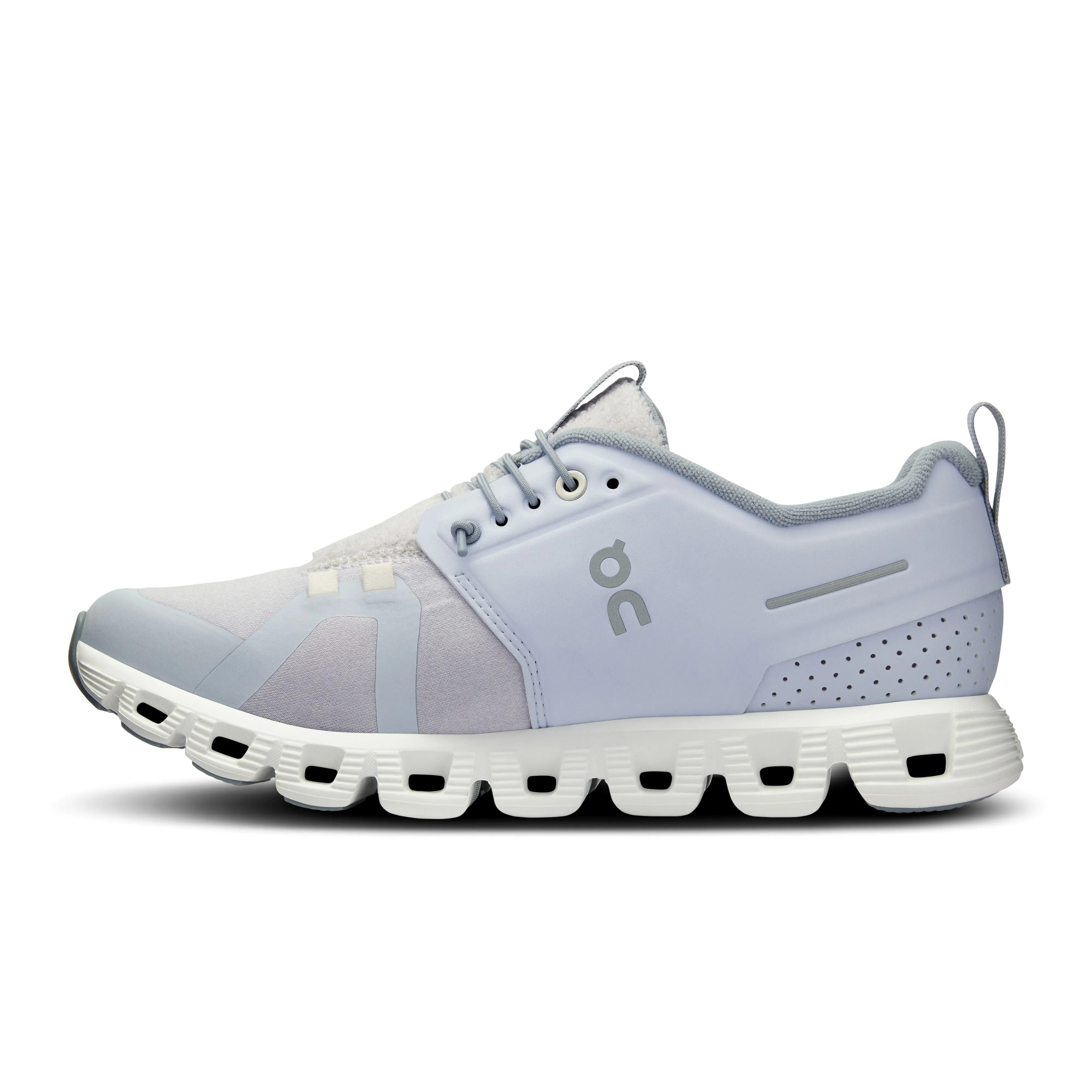 On Running Cloud 5 Terry Sneaker in Heather/White