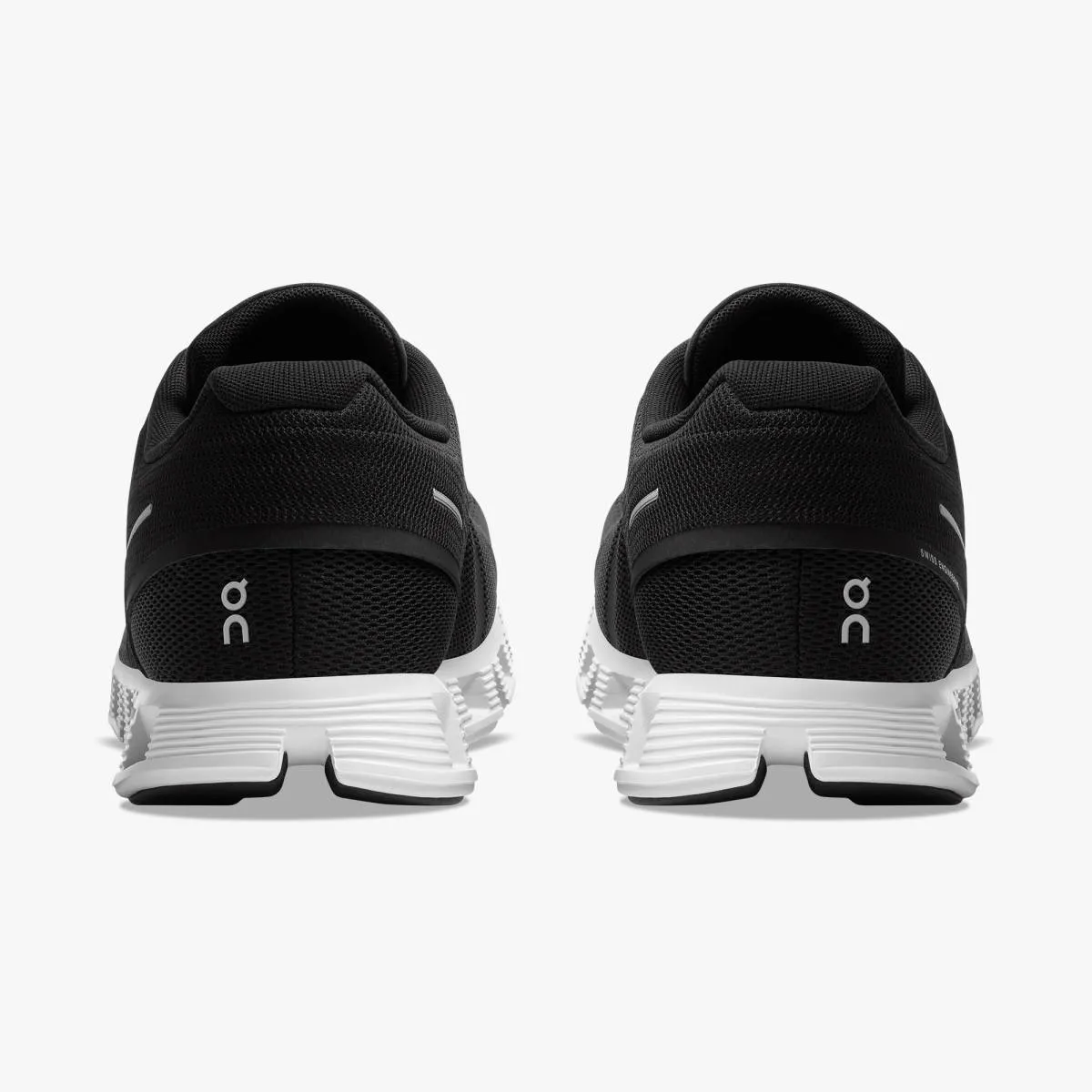 On Running - Cloud 5 Trainers in Black/White