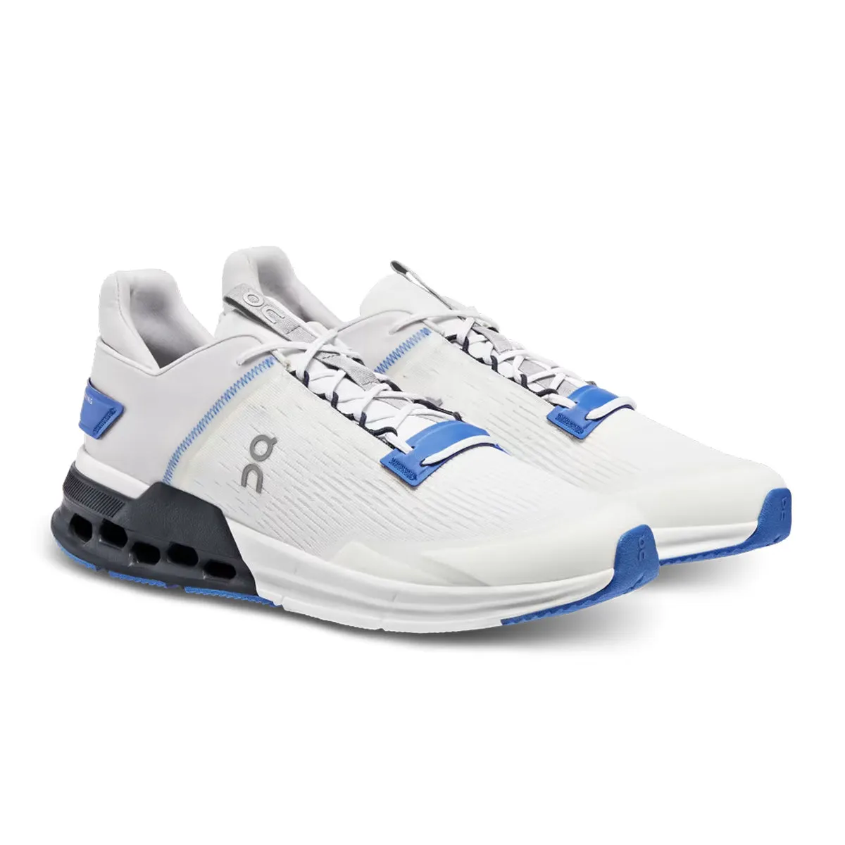 On Running - Cloudnova Flux Trainers in Undyed-White/Cobalt