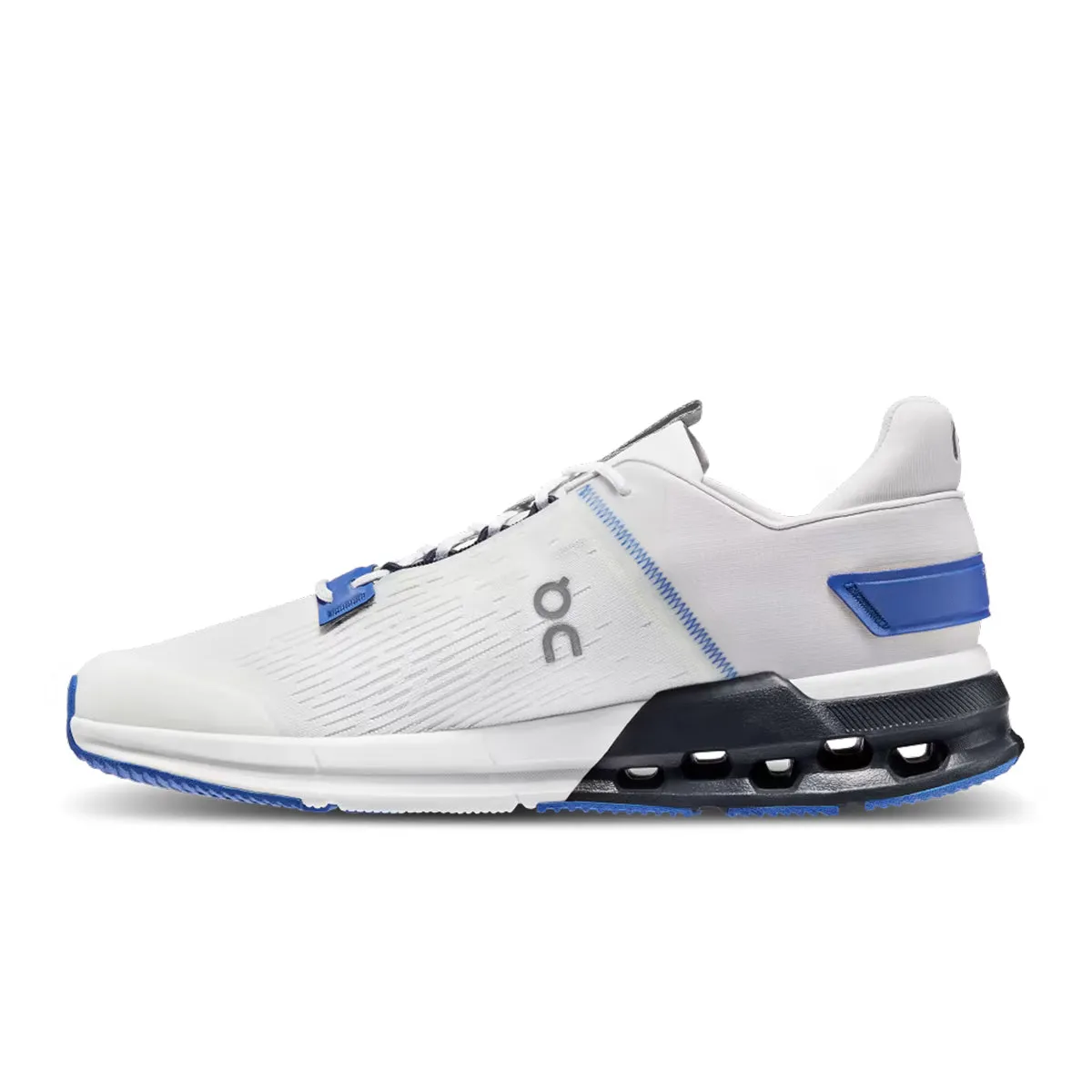 On Running - Cloudnova Flux Trainers in Undyed-White/Cobalt