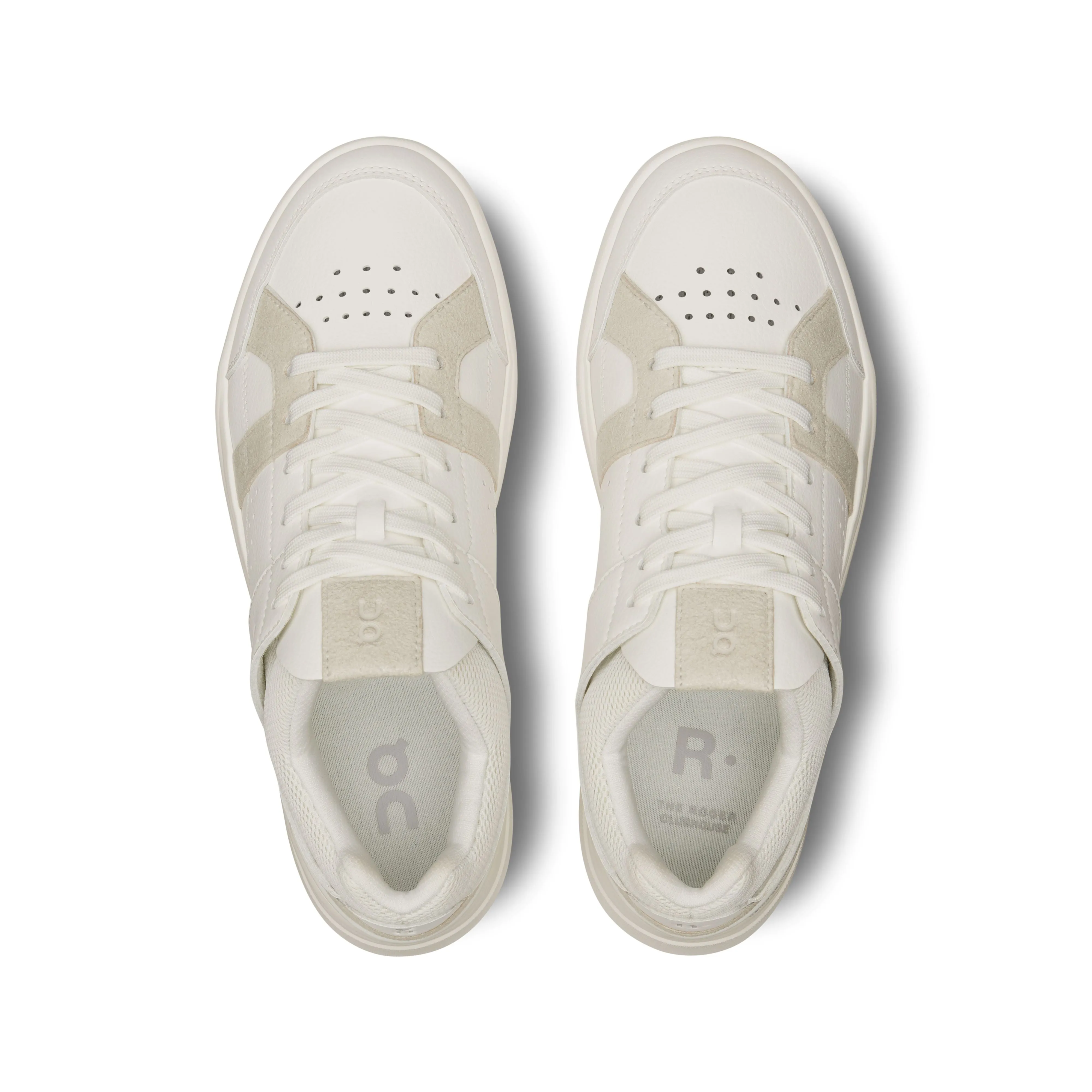 On Running The Roger Clubhouse Sneaker in White/Sand